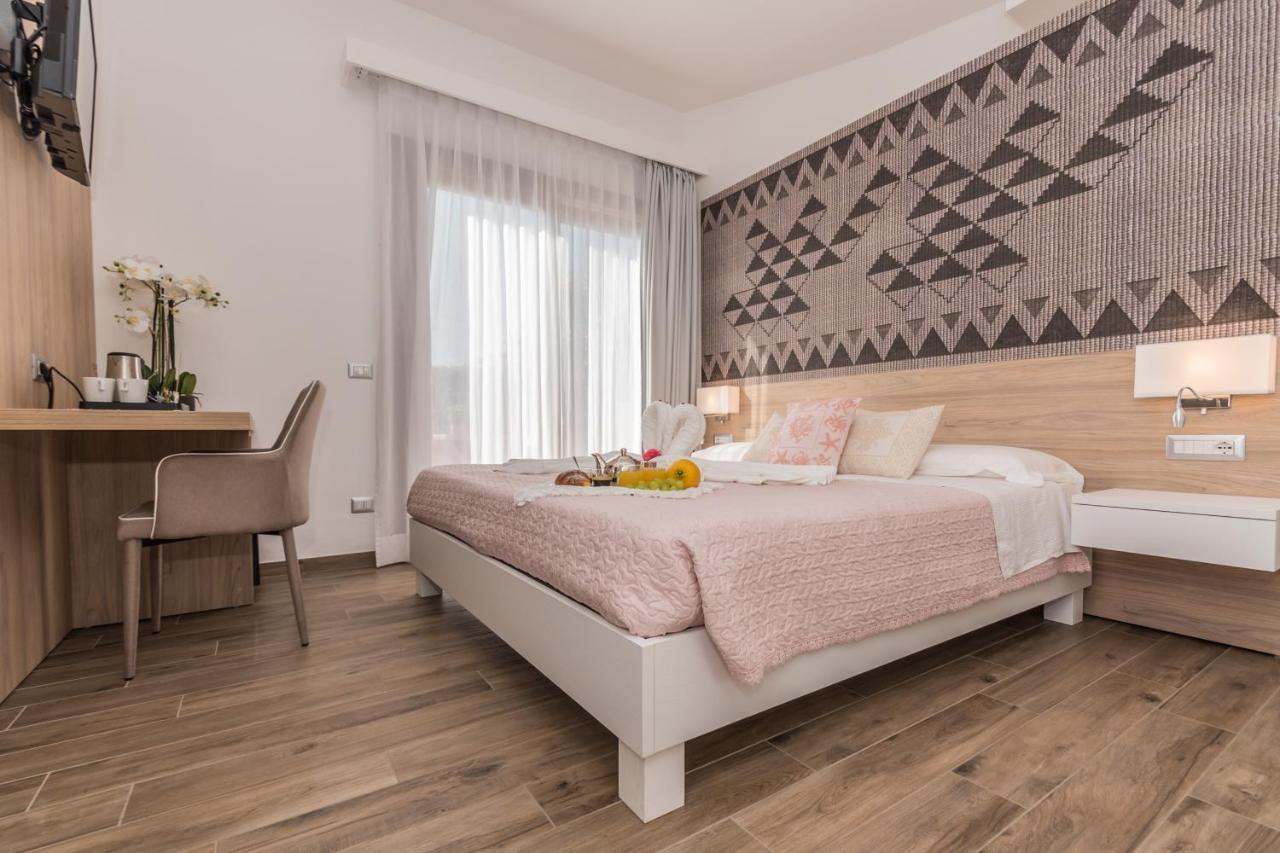 ホテル Relais Del Borgo- Domo ポルト・サン・パーオロ エクステリア 写真